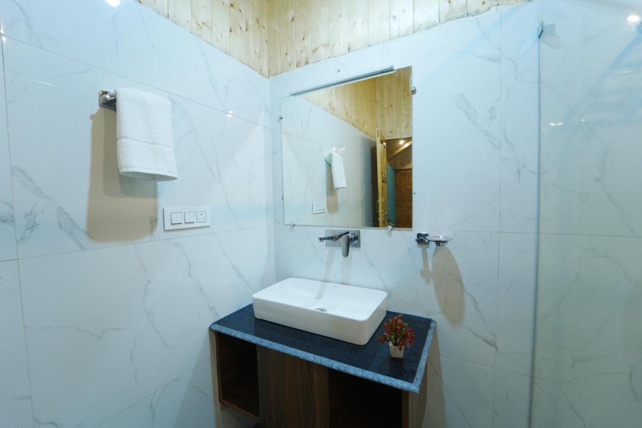 Tree House Latos Tandi Hotel Jibhi Ngoại thất bức ảnh